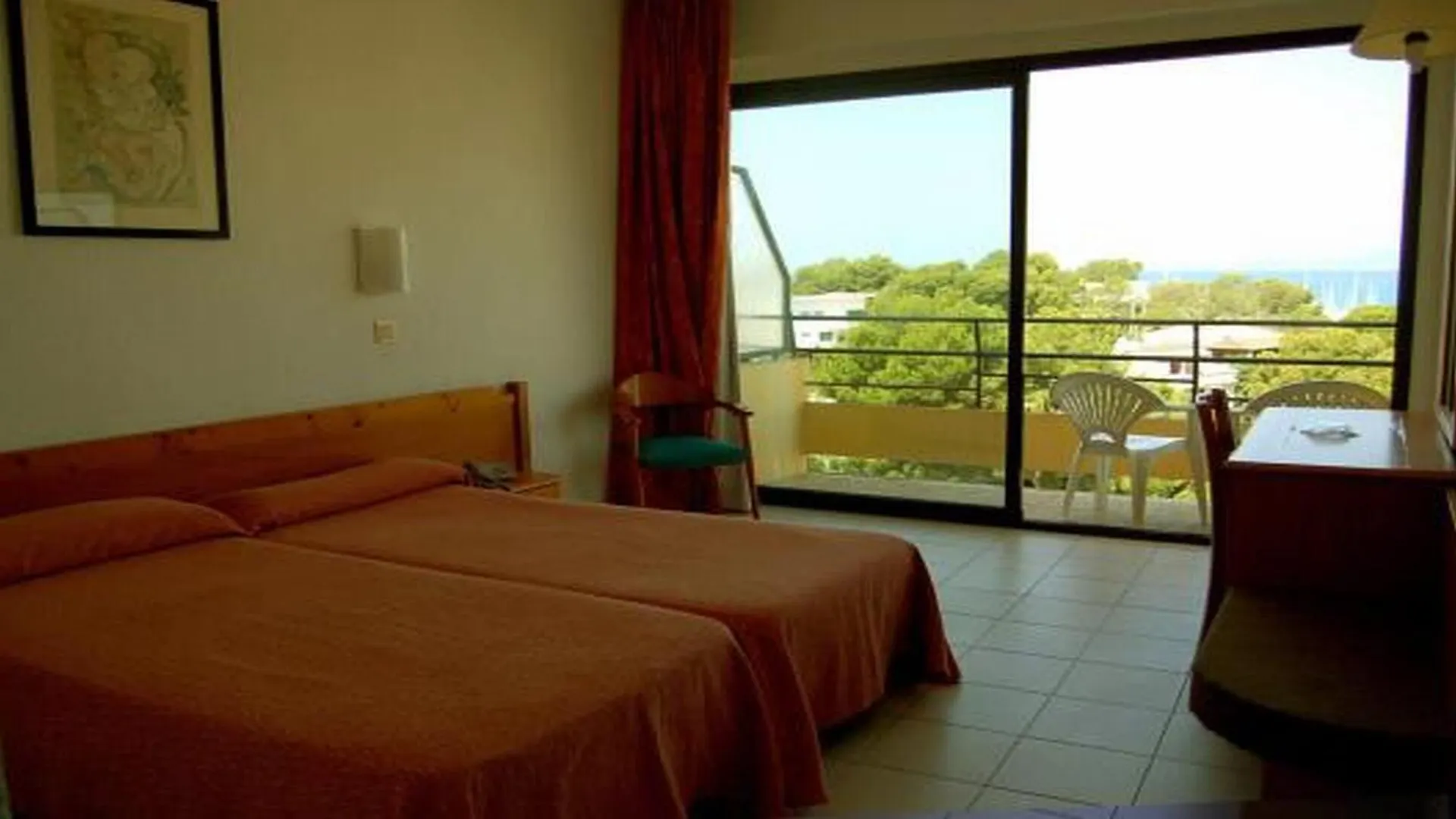Hotel Amazonas El Arenal  3*, El Arenal (Mallorca)